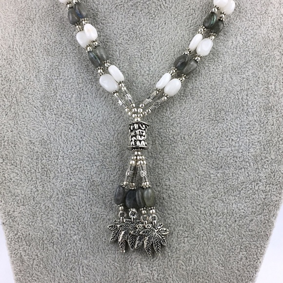Labradorite & Quartz Cannabis Hemp Leaf Necklace - Picture 2 of 12